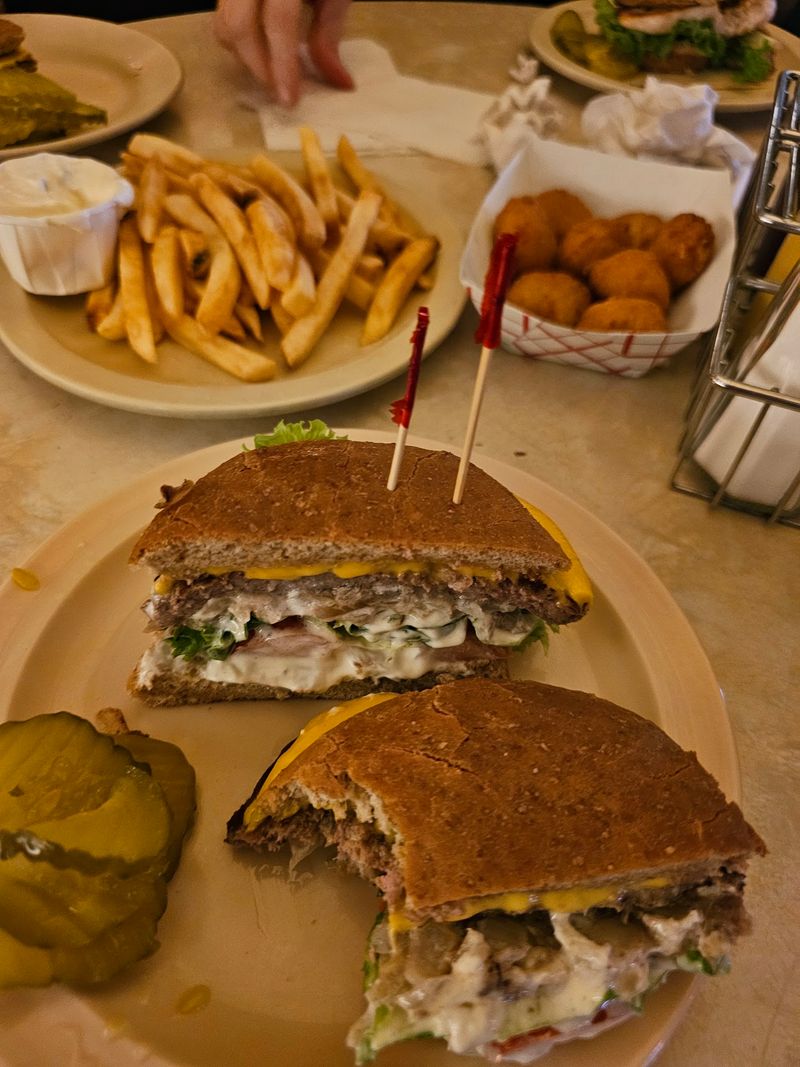 The Wisconsin Tavern That Turns A Simple Burger Into A Road Trip Worth Taking - Decor Hint Add A Wisconsin Side