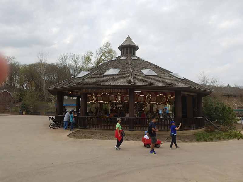 The Old-Fashioned Nebraska Carousel Where Kids Ride Tigers And Giraffes For $4 Every Summer - Decor Hint Who Gets the Most out of the Ride