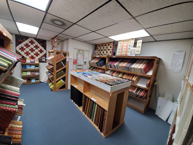 This San Diego, California Fabric Store Is Packed With More Than 16,000 Bolts Of Colorful Fabric - Decor Hint An 1,100-Square-Foot Classroom Hosts Workshops