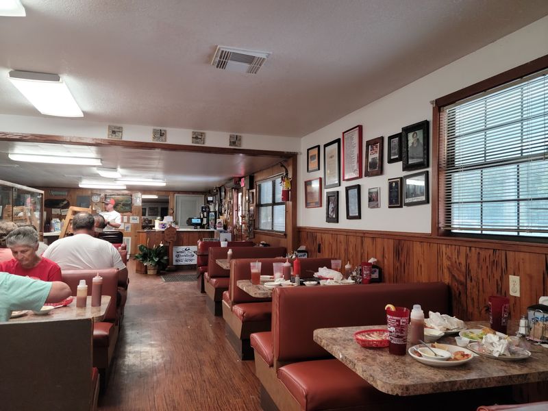 This Rustic Florida Restaurant Is Famous For Oysters Served Raw, Steamed, And Fried - Decor Hint Since 1960 And Still Going