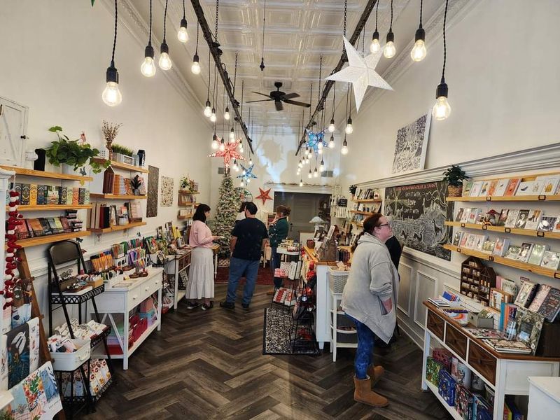 10 Stationery And Paper Shops In Kentucky Where Card Lovers Lose Track Of Time - Decor Hint Londonberrie Paper Co.