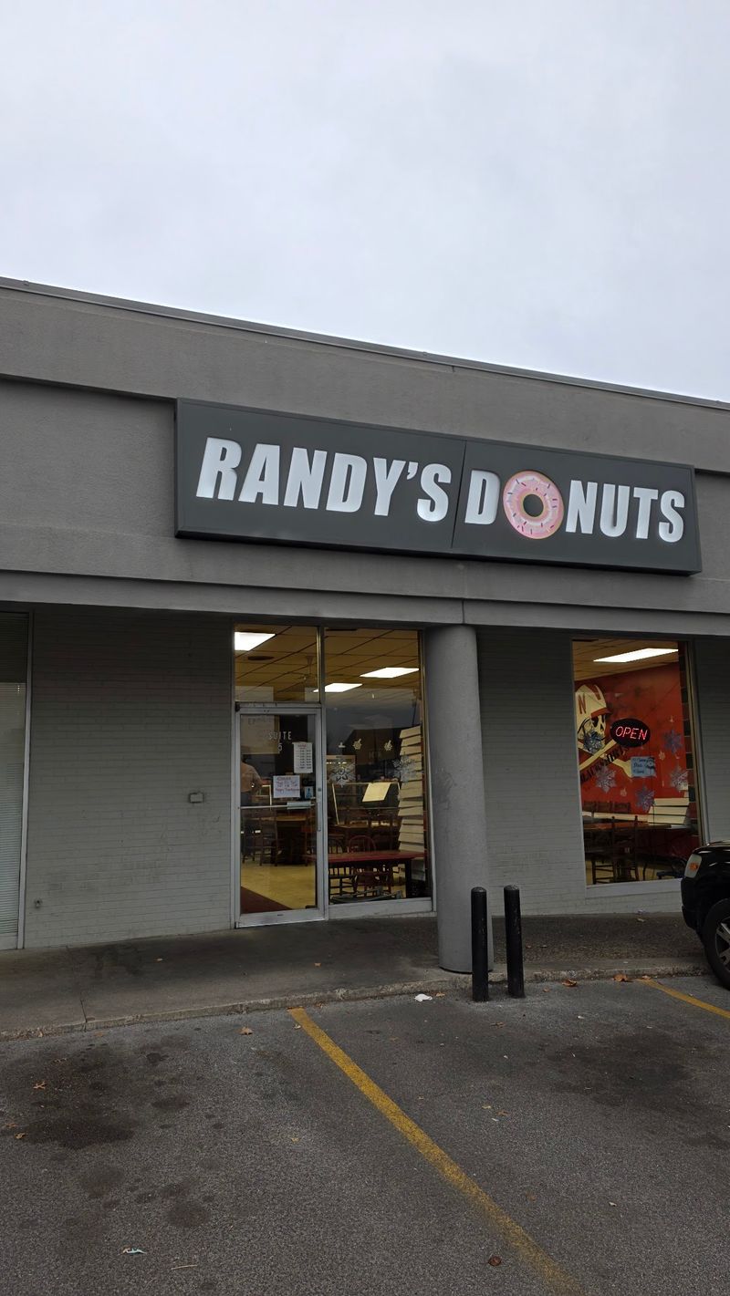 Randy's Donut Shop In Lincoln