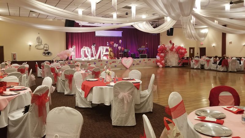 A Big Room, a Big Kitchen, Your Menu