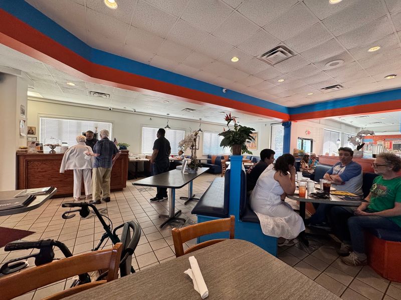 This Old-School Georgia Restaurant Has Been Serving Its Famous Greek-Style Pizza Since 1977 - Decor Hint Dessert Gives The Meal A Greek Finish