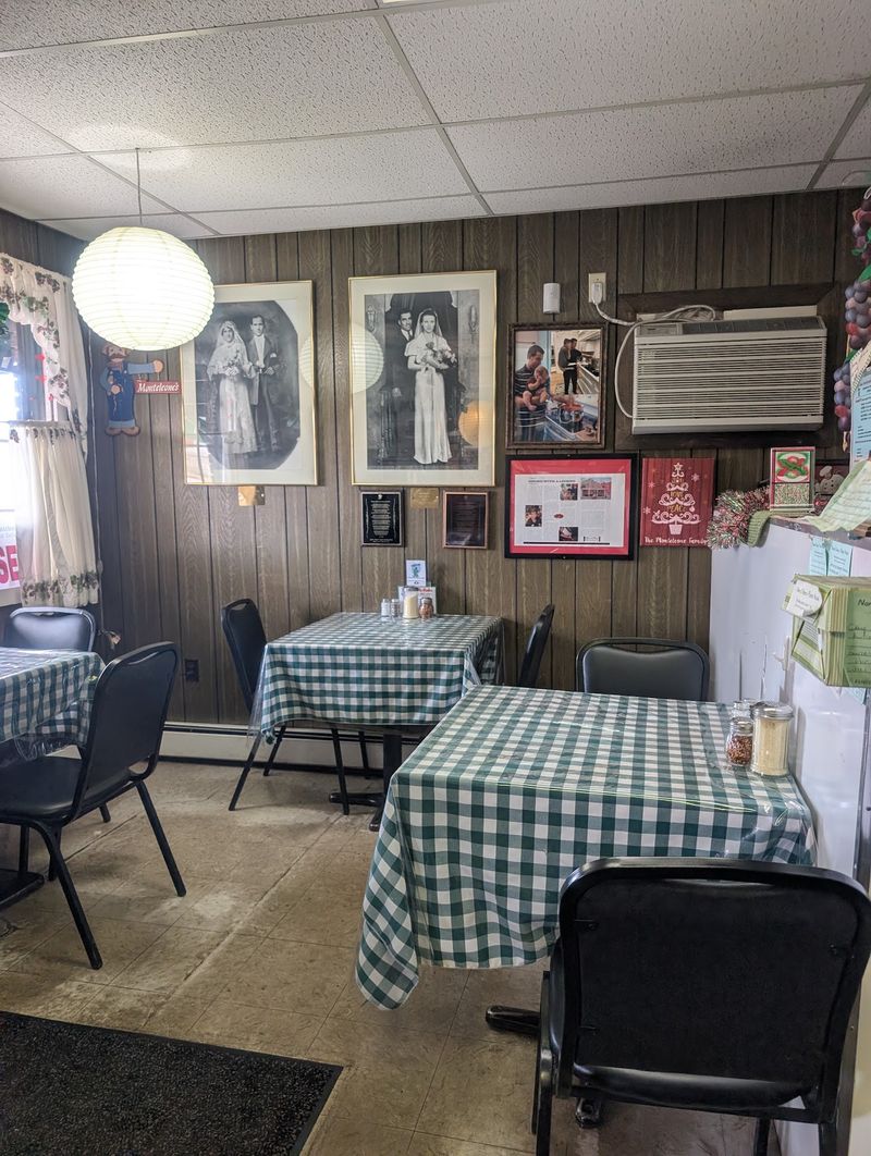 Nana And Nano Monteleone's Deli And Pasta House