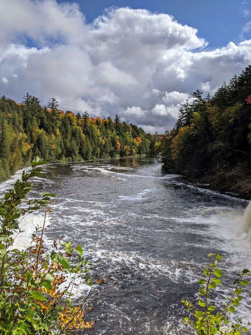 You Won’t Believe These 10 Incredible Natural Wonders Are Hiding In Michigan - Decor Hint Tahquamenon Falls State Park, Paradise