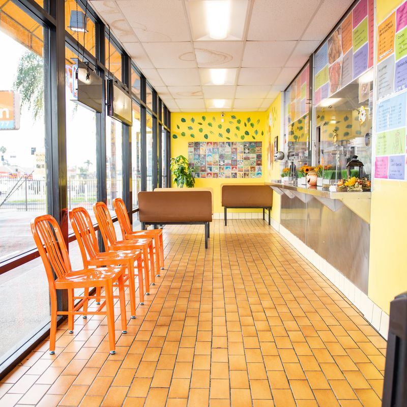 Charlie's Famous Fried Chicken, Los Angeles