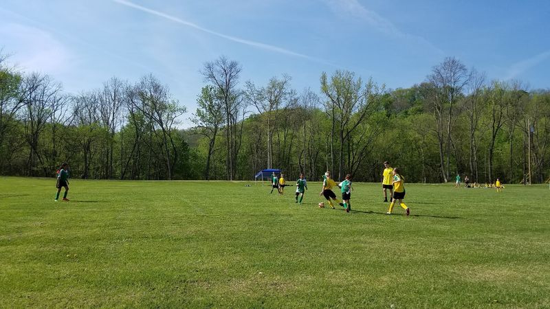 This Kentucky Town Sits On A Bend Of The River Where Children Still Play In The Street - Decor Hint Trails, Falls, And Wild Green Spaces