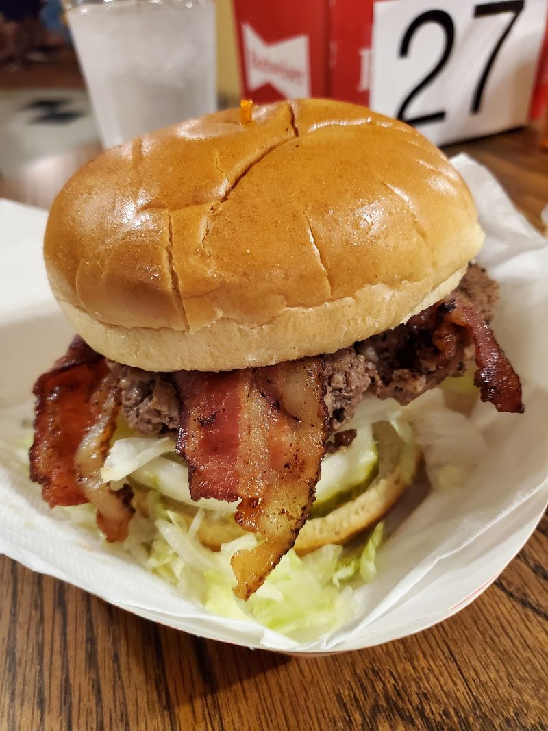 This Nebraska Burger Joint Has Served Hand-Pressed Burgers On Paper Napkins Since 1934 - Decor Hint A Nebraska Classic Still Pressing Patties