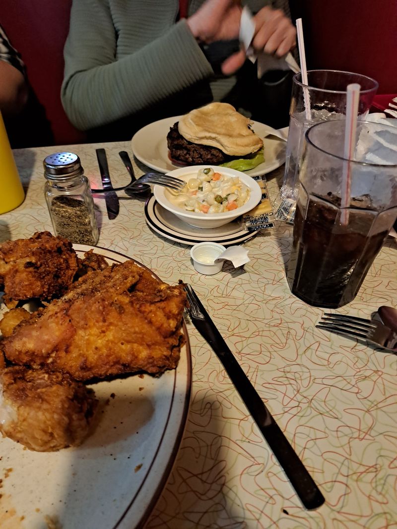 A Friday Tradition That Outlasted the Lanes
