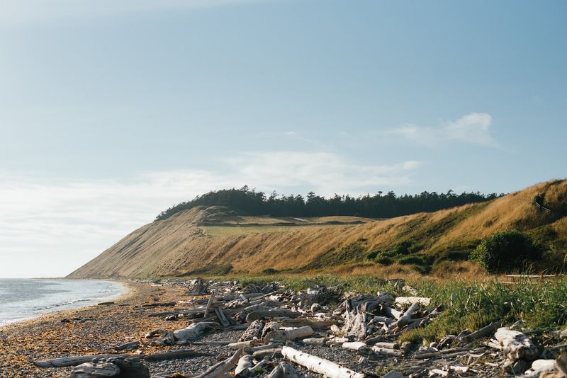 10 Affordable Washington Day Trips That Feel Breathtaking For Under $60 - Decor Hint Robert Y. Pratt Preserve At Ebey's Landing