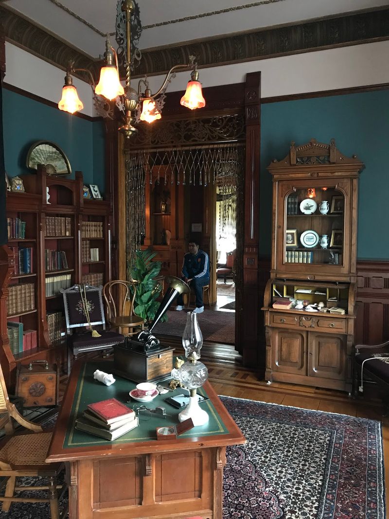 One Of Wisconsin’s Most Unusual Museums Is Probably Closer Than You Think - Decor Hint Make Your Tour Count