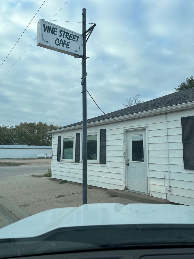 The Burgers At This Tiny Rural Nebraska Cafe Are Worth An Hour-And-A-Half Drive - Decor Hint Getting to Silver Creek From Anywhere in Nebraska