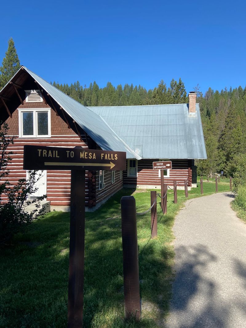 Big Falls Inn, Built By Hand