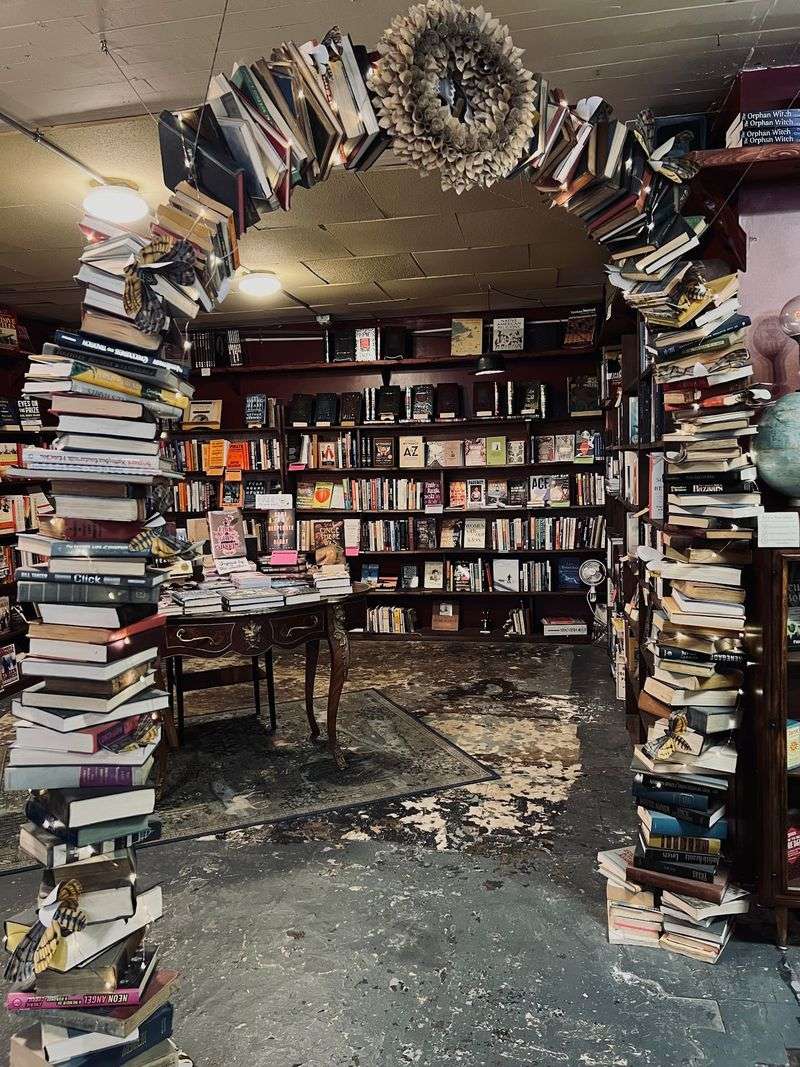 This Georgia Town Is Hiding A Bibliophile's Paradise Filled With Rare And Antiquarian Books - Decor Hint The Book Arch With A Wedding Backstory