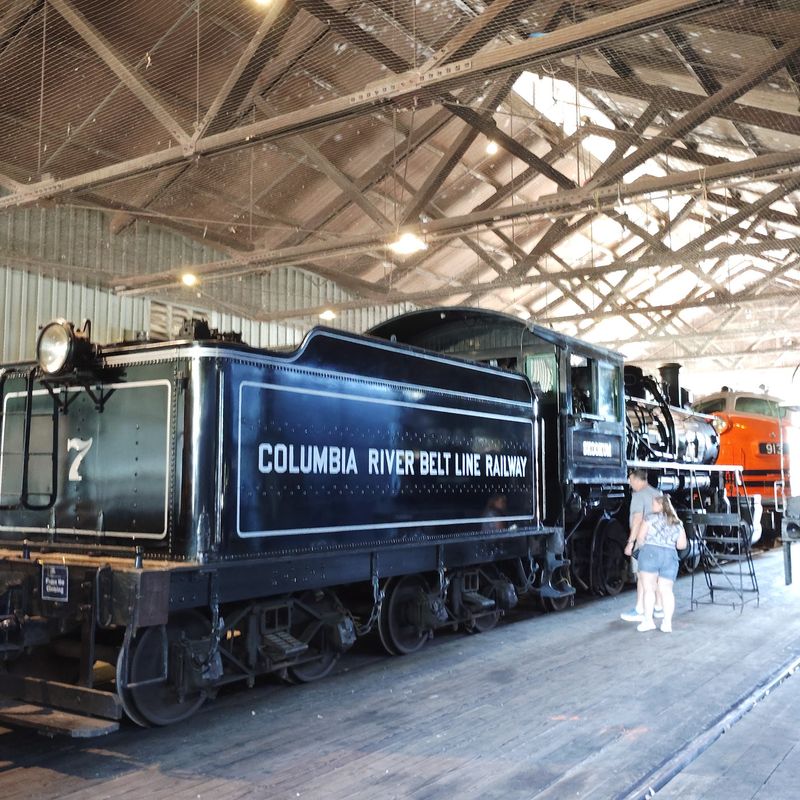 Tickets Are Already Selling For California’s Magical Christmas Train To The North Pole - Decor Hint About An Hour Onboard