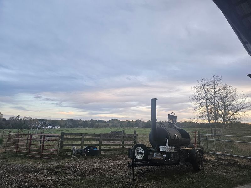 This Middle-Of-Nowhere Georgia Farm Store Sells Fresh Cheese, Butter, And Grass-Fed Goods - Decor Hint Surprises On The Shelves