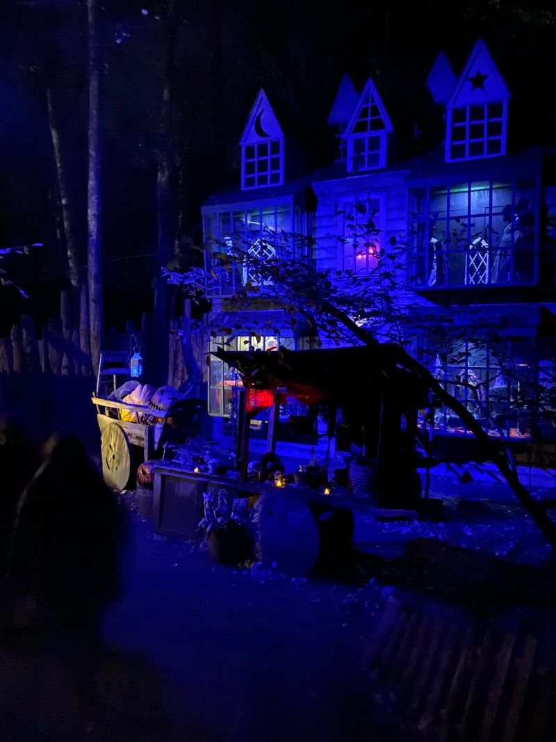 A Connecticut Farm Transforms Into A Massive Haunted Hayride And Terrifying Woodland Trail Every October - Decor Hint Haunted Hayrides Roll Straight Into The Darkness