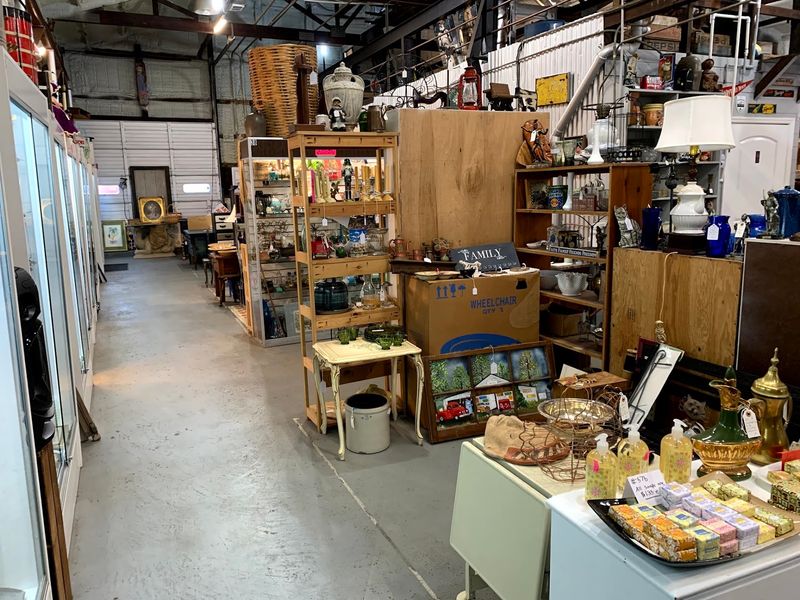 Aisles Of Vintage Toys And Retro Games Make This South Carolina Store Easy To Browse For Hours - Decor Hint Different Booths, Different Finds