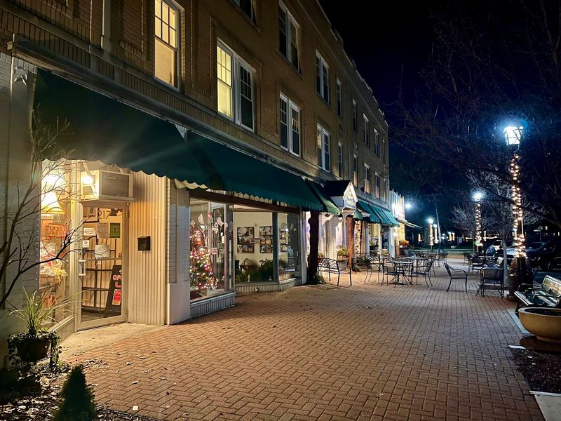 11 Connecticut Towns Where You Can Park Once And Explore Shops, Cafes And Local Sights On Foot - Decor Hint Old Wethersfield
