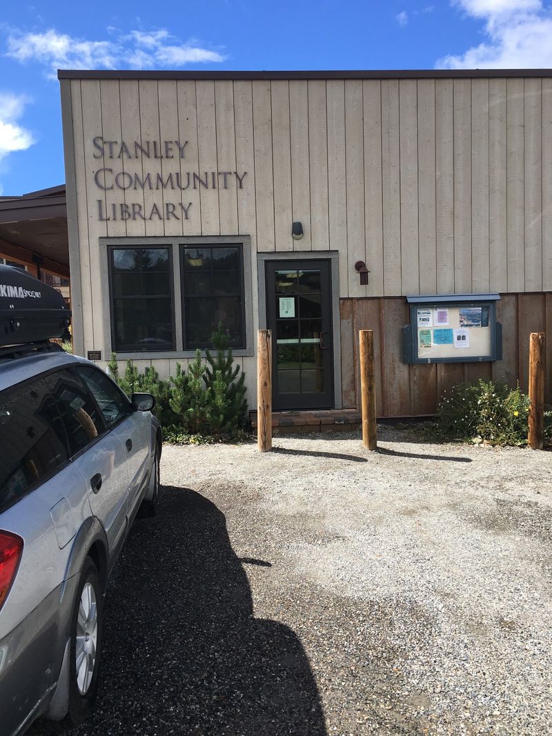 9 Tiny Idaho Libraries That Feel More Like Cozy Community Rooms - Decor Hint Stanley Community Library, Stanley