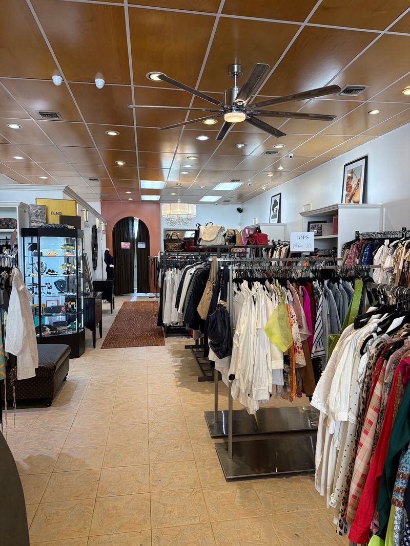 9 California Consignment Centers Where You Can Score Premium Brands For Cheap - Decor Hint Great Labels, Santa Monica