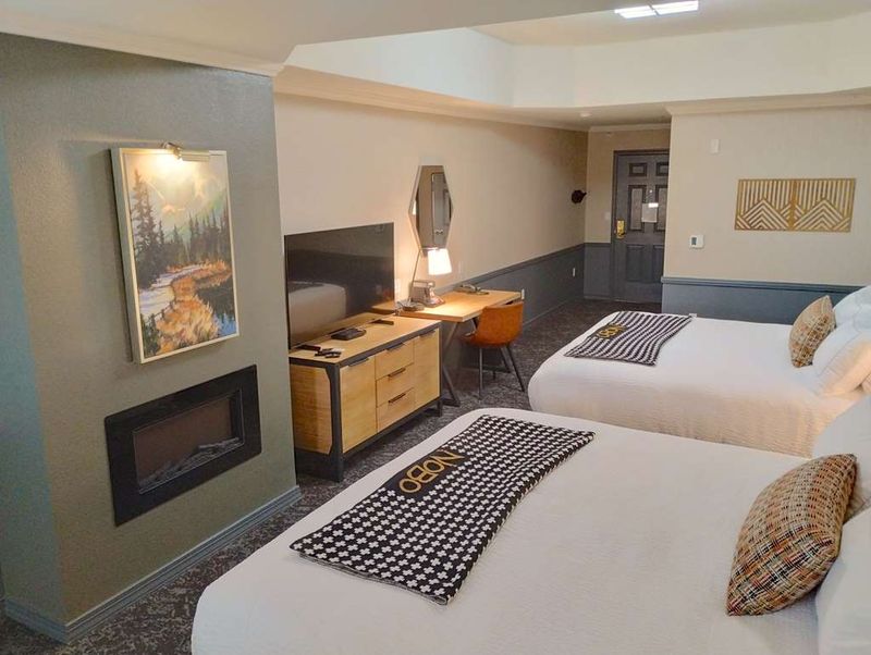 Hotel NoBo, Cascade