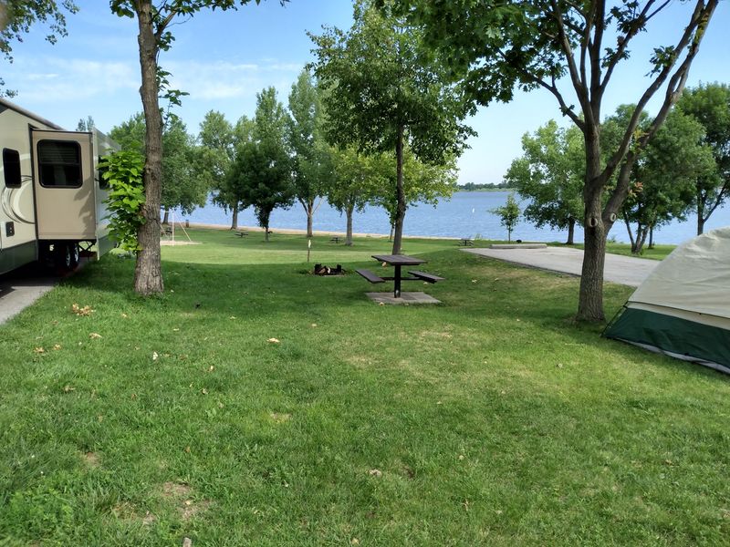 Nebraska Has A Lake With Sandy Swimming Beaches Hundreds Of Miles From The Nearest Ocean - Decor Hint Campgrounds, Fire Rings, And Lakefront Sites