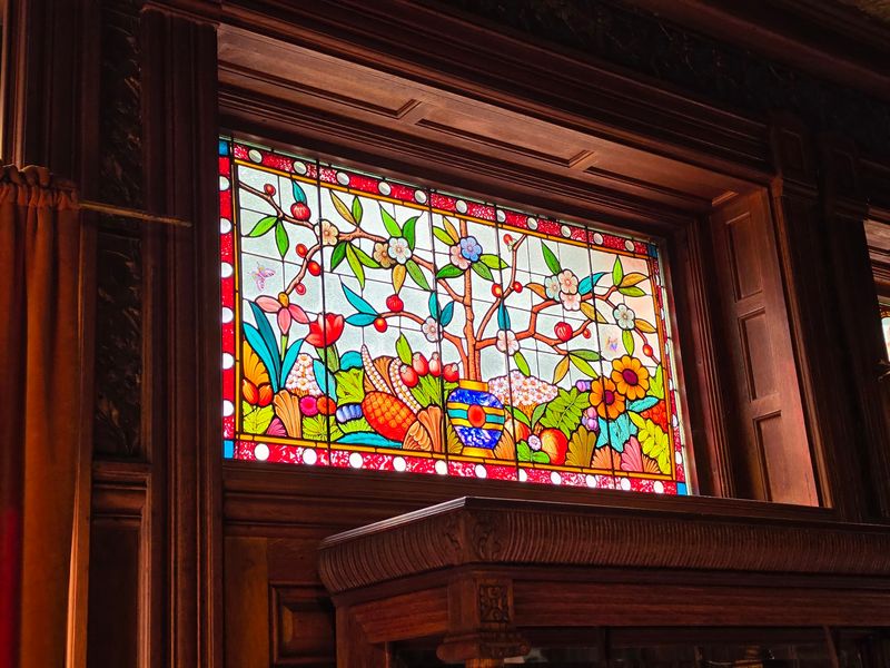 Color Behind The Windows