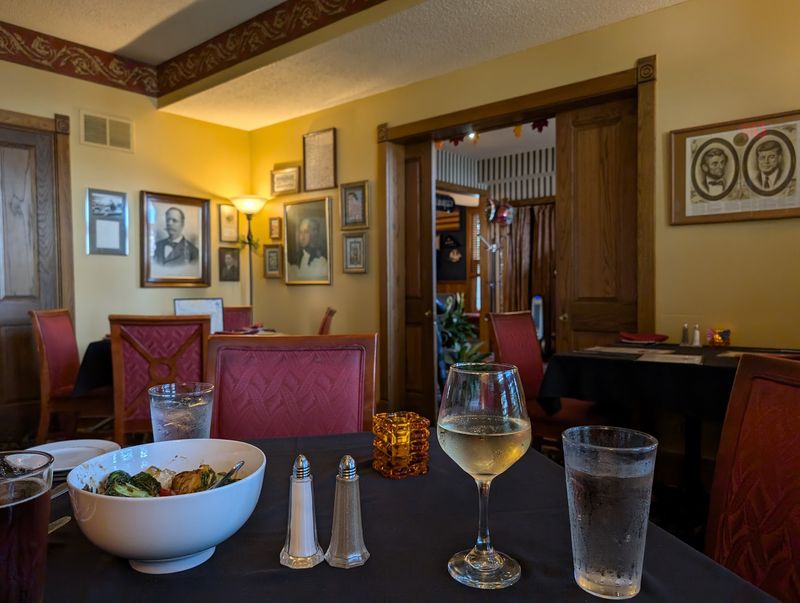 The Small-Town Nebraska Steakhouse Where The Ribeye Beats Anything Served In Omaha - Decor Hint Service That Remembers Your Name