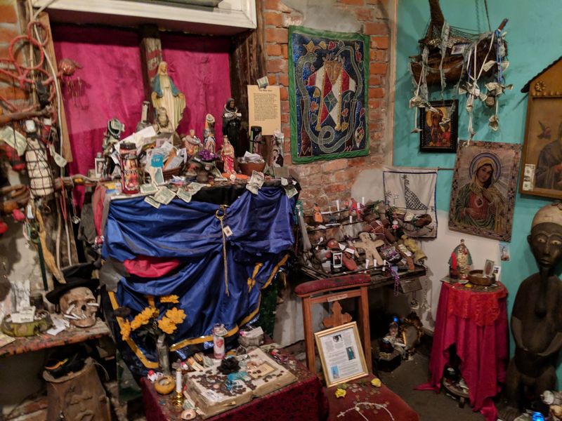 This Spooky Louisiana Museum Is Filled With Strange And Macabre Displays - Decor Hint Two Rooms, Endless Shadows