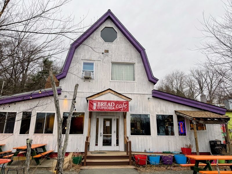 10 Massachusetts Country Bakeries That Are Worth The Drive Out Of Town - Decor Hint Bread Euphoria Bakery & Café