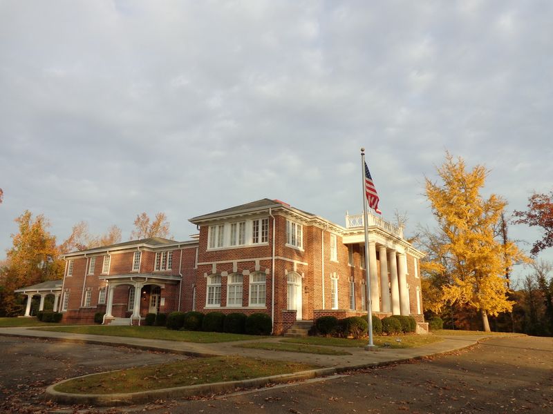 10 Charming Towns In Alabama Where Retirement Can Cost Less Than You Might Expect - Decor Hint Hamilton, Marion County