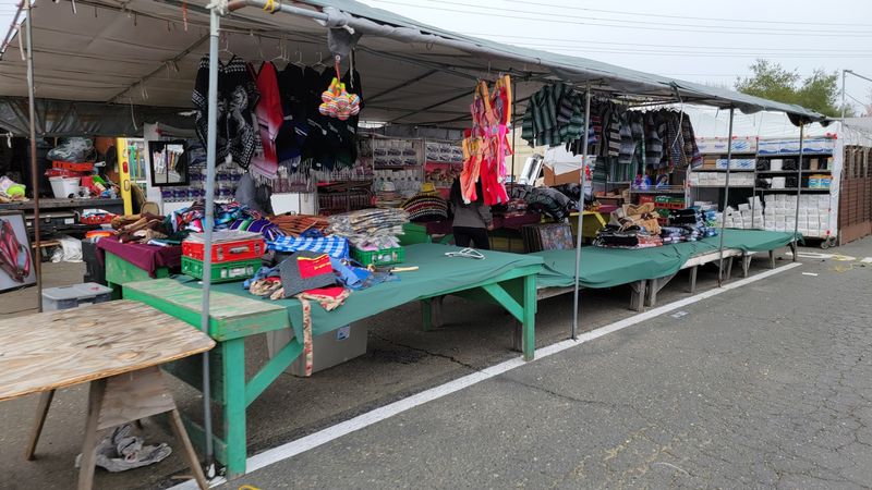 Where To Find Sacramento'S 9 Most Surprisingly Affordable Vintage Markets - Decor Hint Folsom Boulevard Flea Market: Weekend Bargain Central