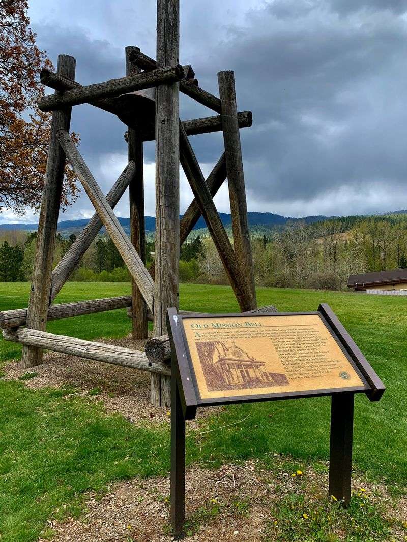 This 1850s Mission Church In Idaho Is The State's Oldest Standing Building - Decor Hint Trails, Cemeteries, And River Wetlands
