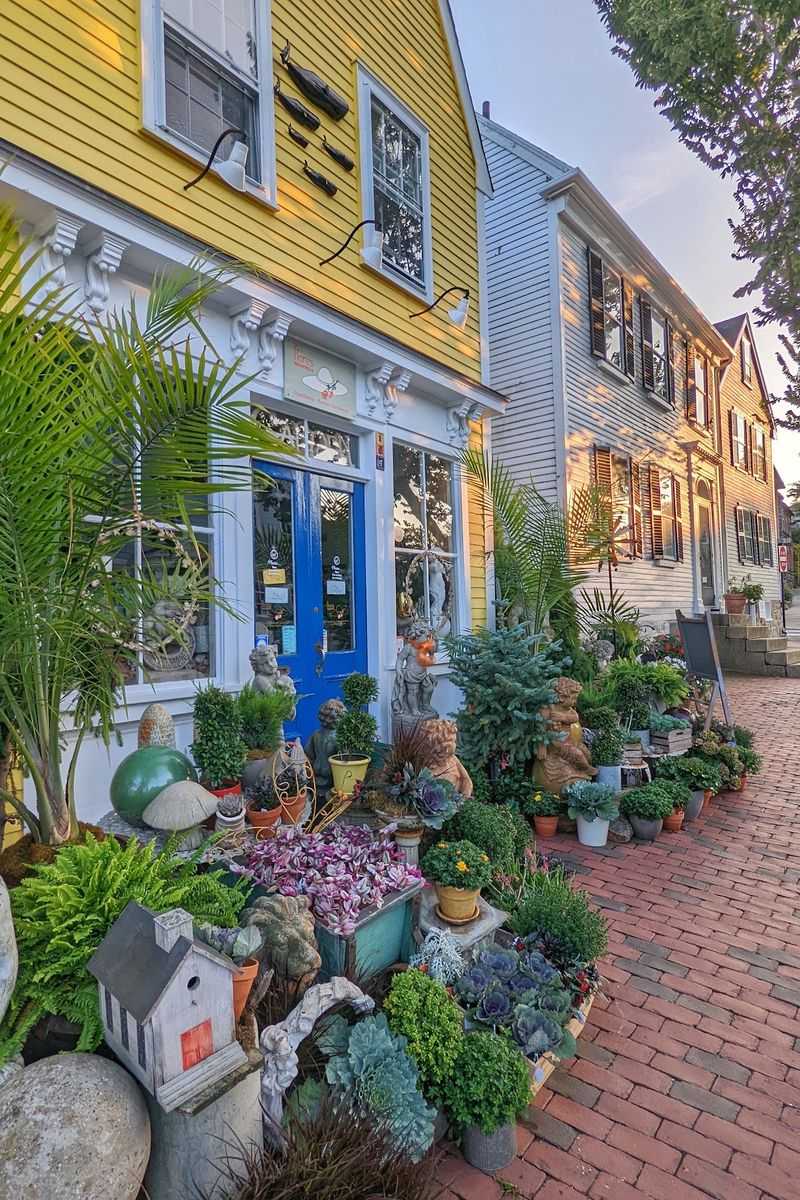 This Peaceful Massachusetts Coastal Town Is Winning Over People Who Avoid Busy Destinations - Decor Hint Galleries, Shops And Small Stages