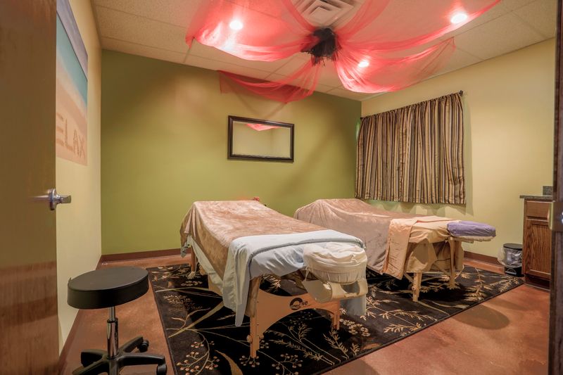 This Nebraska Spa Has A Salt Room Where You Sit And Do Absolutely Nothing - Decor Hint Couples Massage for Anniversaries and Birthdays