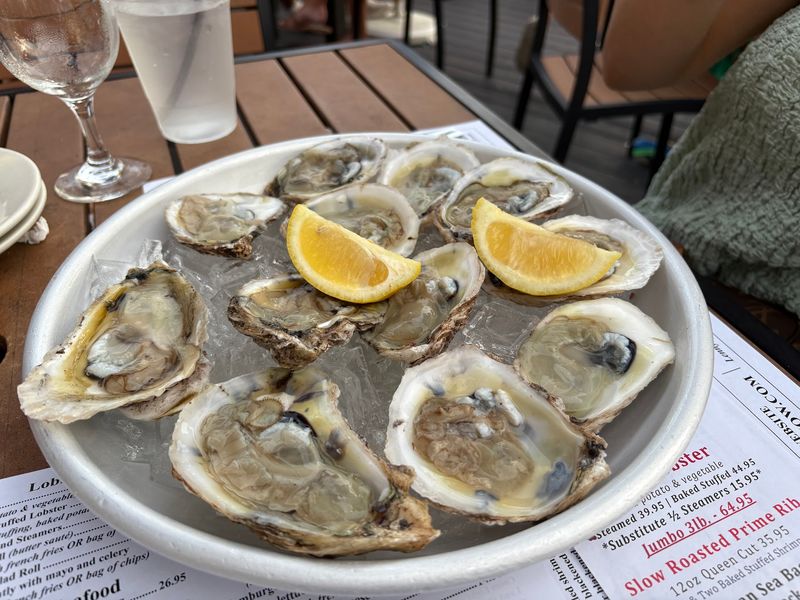 We Ranked 11 Of Connecticut's Best Seafood Restaurants And Here Are The Results - Decor Hint Lenny's Indian Head Inn, Branford