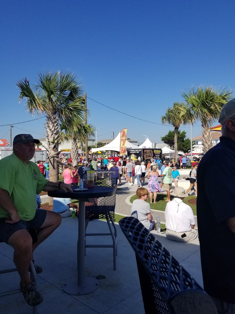 Catch Live Music While The Park Fills With Weekend Crowds