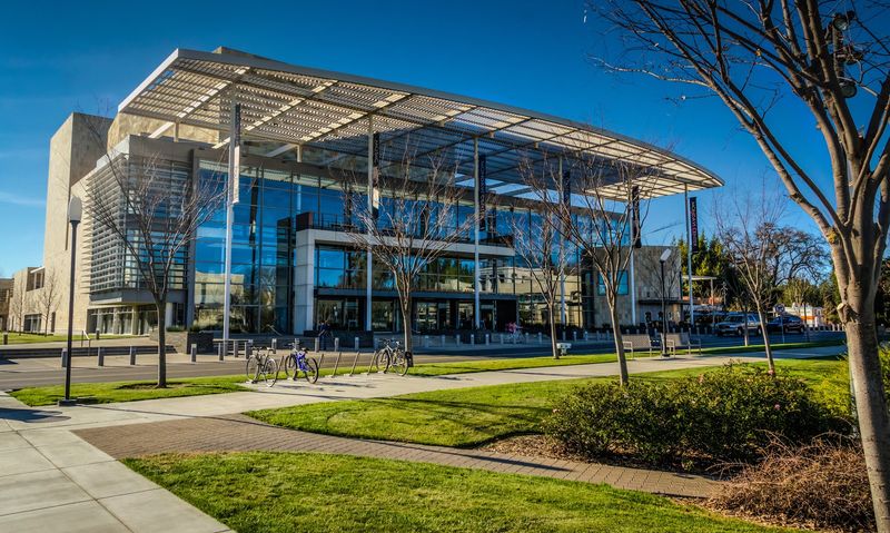 Davis Delivers Farm-Fresh Learning And Bike Culture