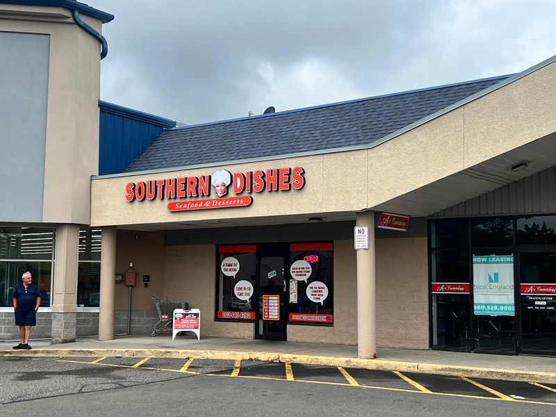 Southern Dishes Seafood & Desserts, Meriden