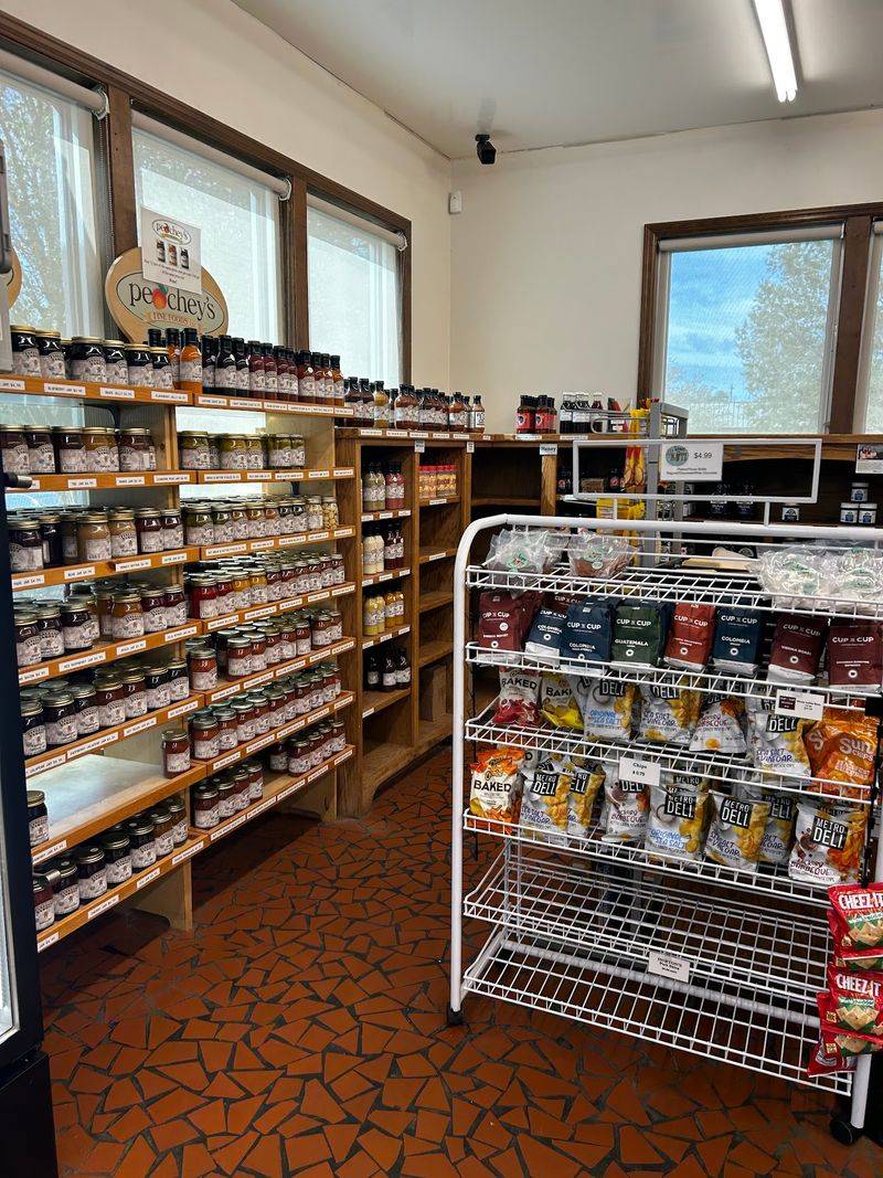 The Tiny Bakery In Georgia Where Locals Say The Long Drive Is Worth It - Decor Hint Fresh Bread And Jars Of Local Flavor