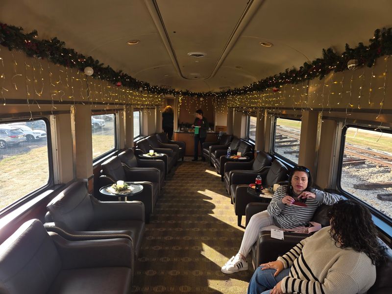 Florida's Sugarcane Country Still Hears A Vintage Steam Train Chugging Past Orange Groves On Weekends - Decor Hint Friendly Faces Up and Down the Aisles