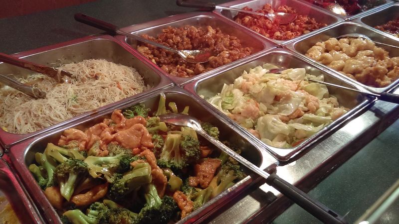 Fresh Trays Keep Popular Dishes Moving