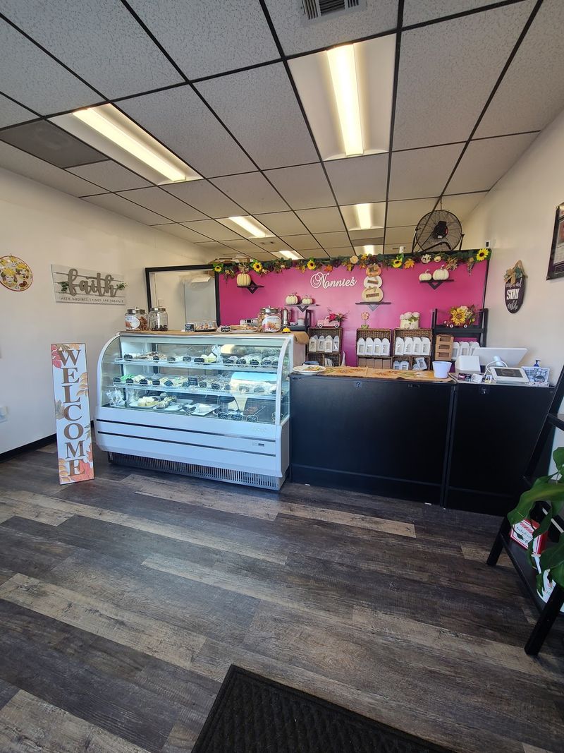 This Connecticut Bakery Has Turned Fresh-Filled Cannoli Into One Of Its Signature Treats - Decor Hint Old-School Flavors Inspire Repeat Visits
