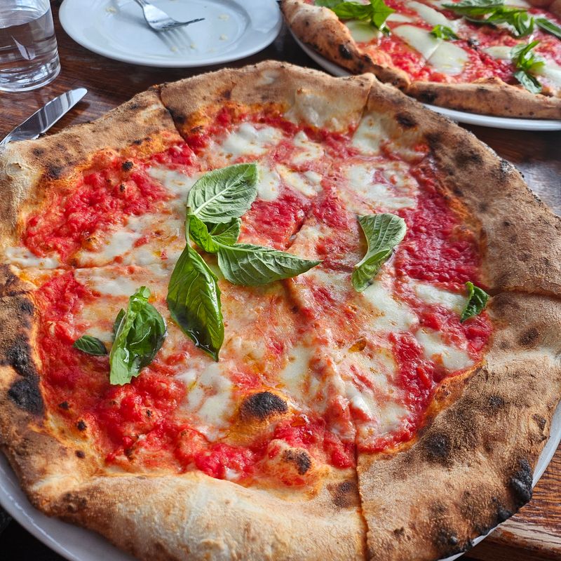 ZENELI Pizzeria E Cucina Napoletana