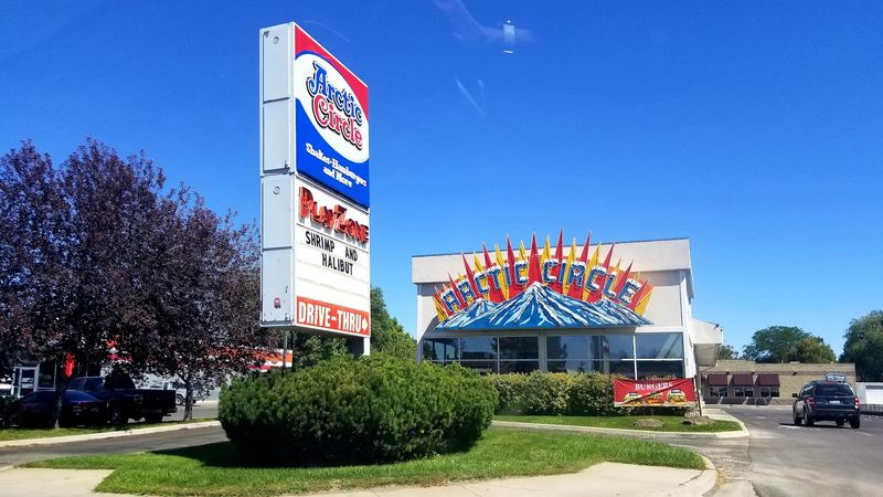 Planning Your Visit To 680 Blue Lakes Boulevard North