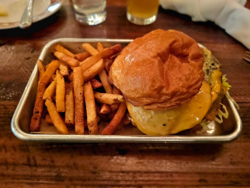 Whitecrest Eatery, Stonington