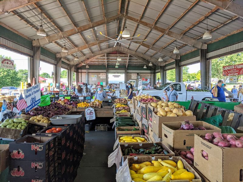 These 10 North Carolina Country Markets Are Must-Visits For Fresh Bread, Meats, And Pastries - Decor Hint State Farmers Market, Raleigh