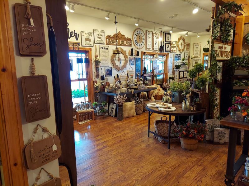 Nebraska's Coziest Fall Tradition Is Hiding In This Barn - Decor Hint Two Weekends, Six Days Total